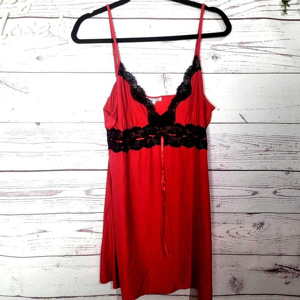 Linea‎ Donatella Red Black Lace Trim Chemise Nightgown Womans Size Large